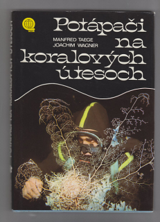 Potápači na koralových útesoch