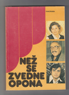 Než se zvedne opona